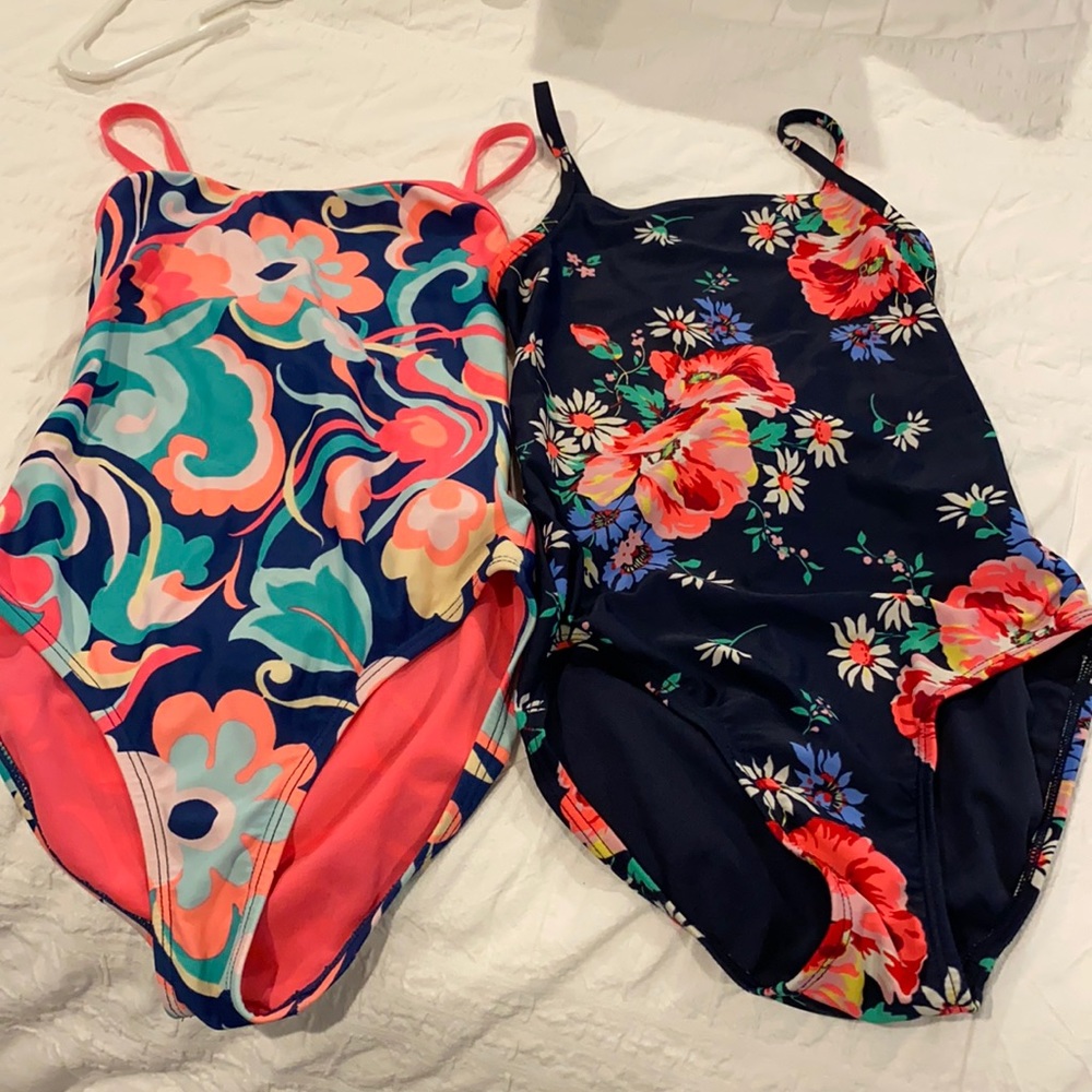 Gap girl’s swimsuit size Medium/8